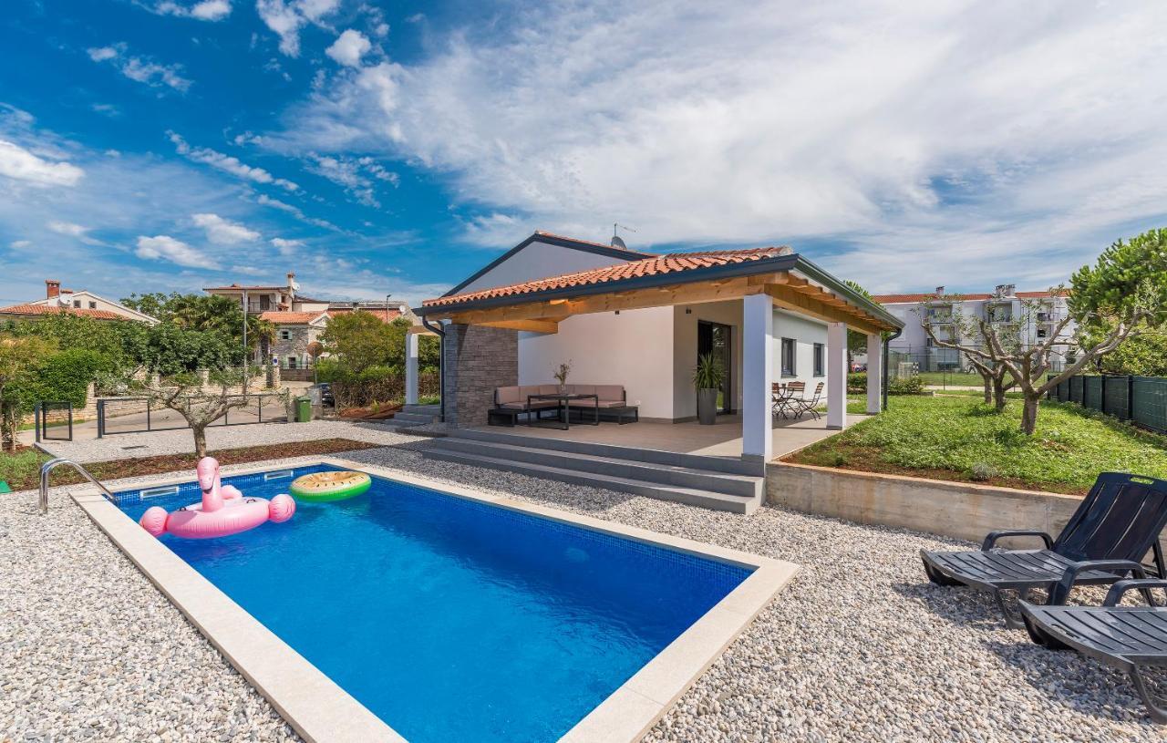 Villa Antoniana Novigrad Istria Exterior foto